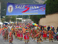Photo for the article -BOLIVIA  ENTRADA FOLCLRICA FOR THE XIV ANNIVERSARY OF THE SALESIAN UNIVERSITY