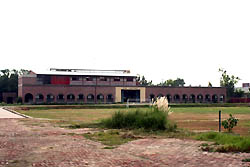 Foto del artculo -PAKISTN  TRABAJAR JUNTOS PARA CONSTRUIR EL NUEVO TALLER DE LA OBRA DE LAHORE