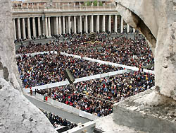 Photo for the article -VATICAN – "I TRUST YOU!" 6000 YOUNG WITNESSES IN ROME FOR THE YEAR OF FAITH 