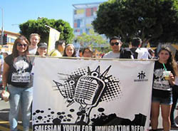 Photo for the article -UNITED STATES  SHARING THE PAIN OF IMMIGRANTS; SOLIDARITY OF THE SYM